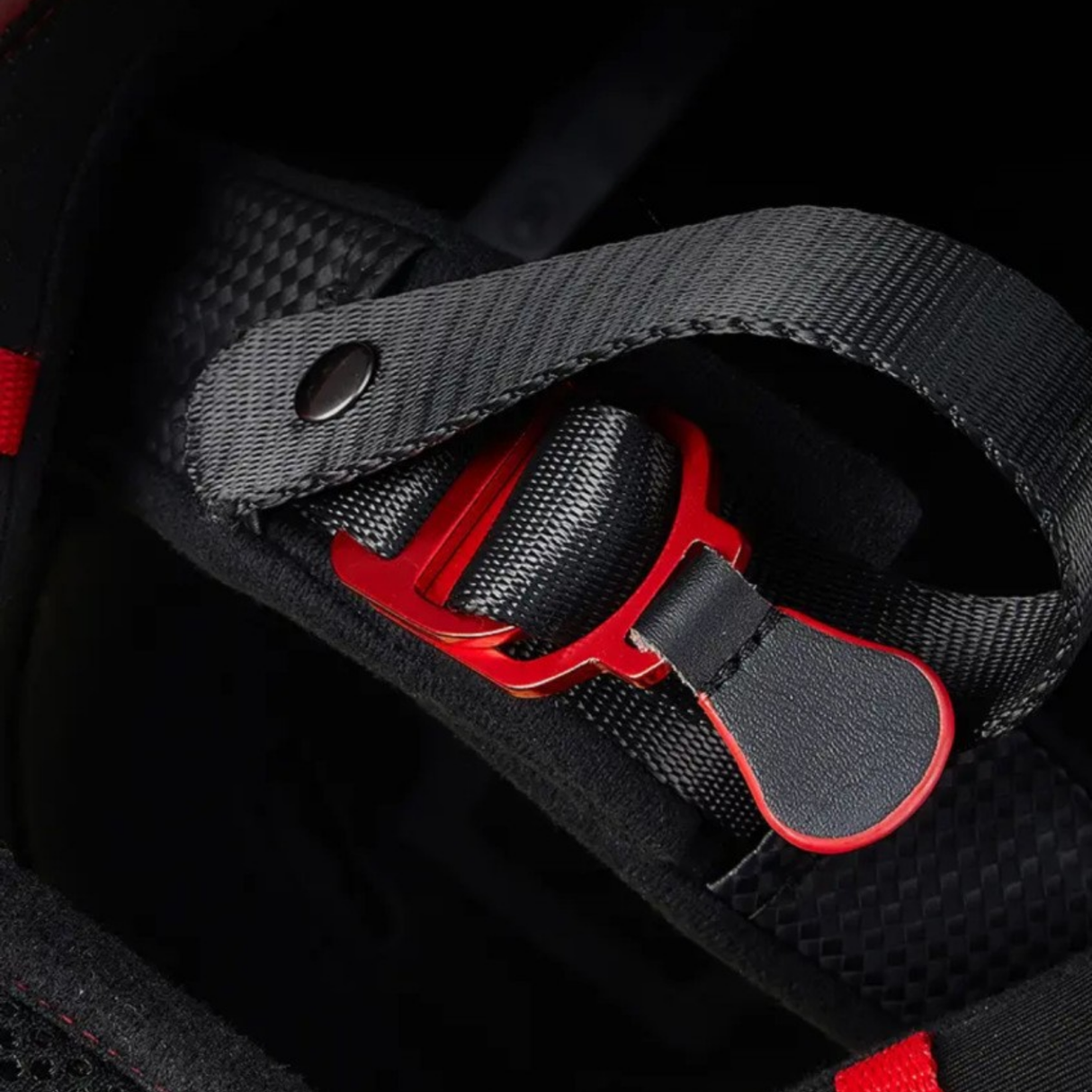 R7 Carbon Full Face Helmet